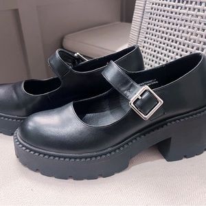 Steve Madden Mary Jane 8.5